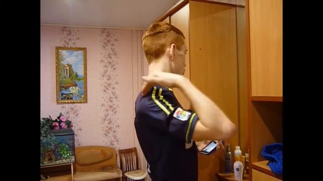 Мой первый VLOG:Стригу друга!