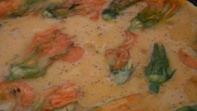 Омлет из кабачковыми цветочками