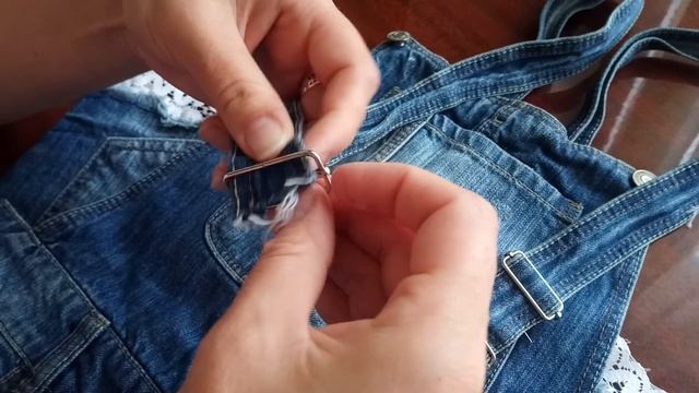 Как поменять застежки на лямках комбинезона.How to change the fastenings on the straps of a jumpsui смотреть онлайн