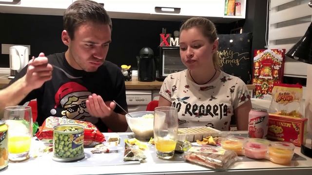 Пробуємо їжу з Азії  Пробуем еду из Азии  Próbujemy jedzenie z Azji