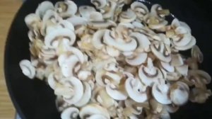 Полезные рецепты для снижения веса ! Жульен с куриной грудкой и с соусом "Бешамель".