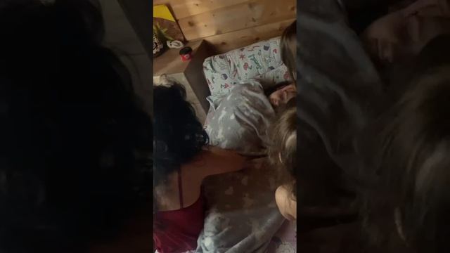 Подарили дочери на день рождения долгожданный подарок - ноутбук