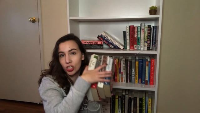 DECLUTTERING  ORGANIZING MY BOOKSHELF unhauling 40 books!