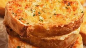 Готовим ленивые ватрушки из батона и пюре.