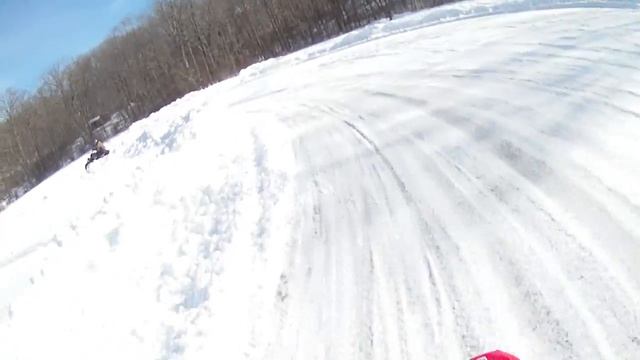 Painful break-in of the Puma motor on a small ice track смотреть онлайн