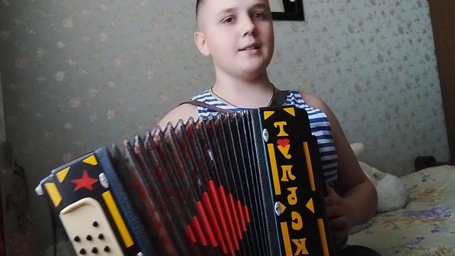 Песня Тонкая рябина под гармонь , исполняет Артём Вязовский. смотреть онлайн