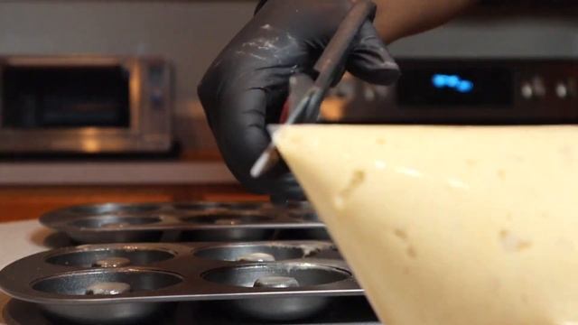 Strawberry Shortcake Donuts! (EASY RECIPE) смотреть онлайн