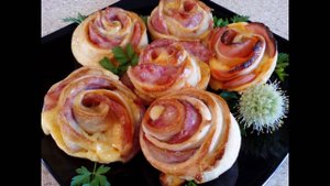 Розы из слоёного теста с ветчиной и сыром! Слойки розы, рецепт!