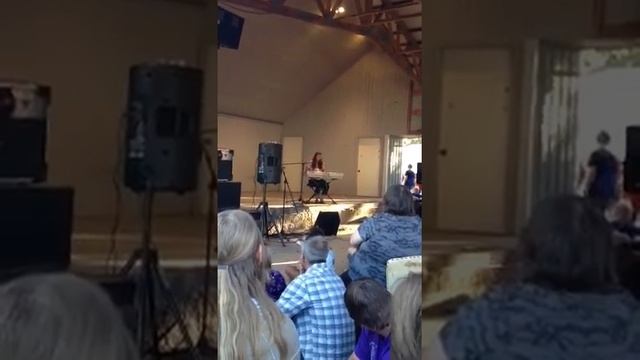 Shelby Singing I Won't Let Go by Rascal Flatts at the Benton County Fair Talent Show смотреть онлайн