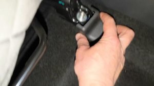 Установка защитных накладок на крепления передних сидений автомобиля Changan CS 35 Plus new