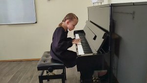 Катюха Полина, 9 лет 2 класс А.Роули "В стране гномов"