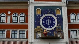 Часы с осликом. Йошкар-Ола, национальная художественная галерея.