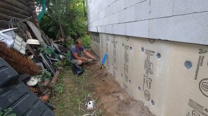 Продолжаю клеит пеноплекс на клей пену к фундаменту(часть 2)