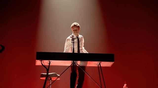 Sade - Is It a Crime (Live 2011) смотреть онлайн