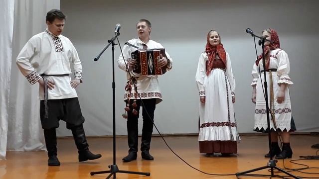 Вот решил жениться я, чтобы выросла семья. Русская народная песня Вологодских молодых пар. Гармошка