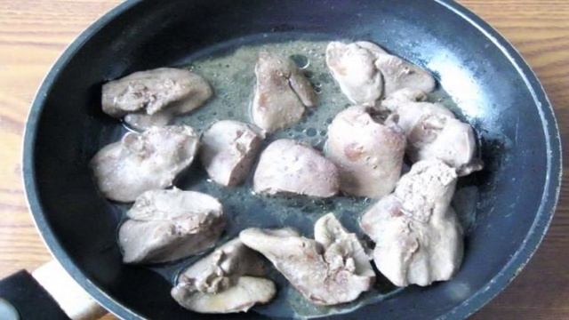 Закусочный крем из куриной печени и грибов