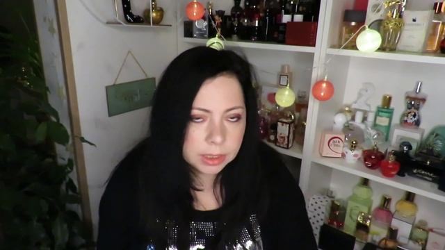 Perfume com nota de Café смотреть онлайн