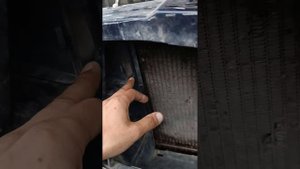 как открыть капот на Мерседес W202 если оборвался трос