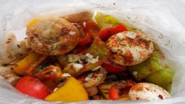 Шашлычки из шампиньонов со сладким перцем в духовке