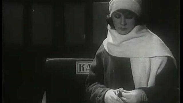 Девушка с коробкой [часть 3/5] смотреть онлайн