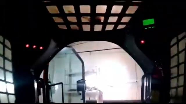 минипогрузчик Mustang 2600r (доработка для передвижения по дорогам общего пользования) смотреть онлайн