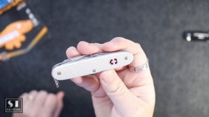 EDC mini tools of choice Gerber Curve and Victorinox Pioneer Alox.