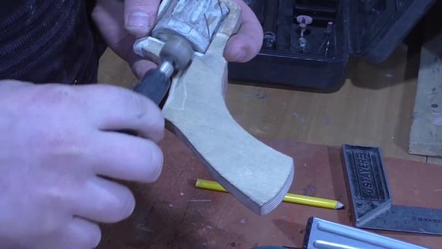 Как сделать револьвер Наган из дерева!
