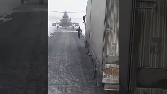 В Казахстане военный вертолет заблудился из за бурана
