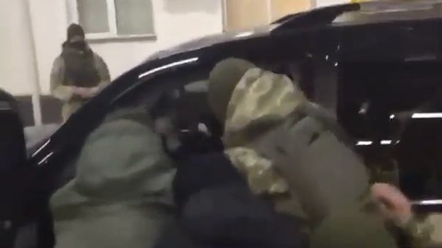 КОНСУЛ - КОНТРАБАНДИСТ смотреть онлайн