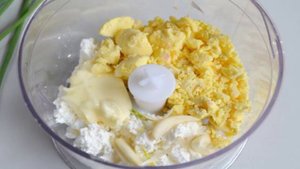 Крокусы из яиц