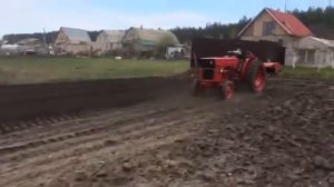 Трактор Универсал  v445 фрезою пахота