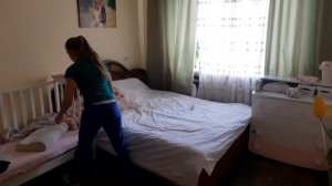 Вытащила семейство в лес