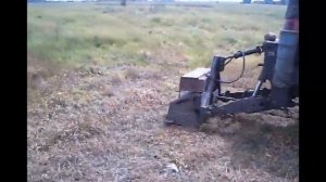 МТЗ-3022 убираю с поля столбы и камни
