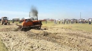 Дрифт советского трактора ДТ-75! Drift of the Soviet tractor DT-75!