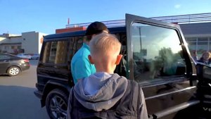 СКУПИЛ ВСЕ ЧИПСЫ В ГОРОДЕ И РАЗДАЛ