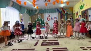 8 марта Танец ,, Я возьму у мамы бусы "😍❤️ Подготовительная группа