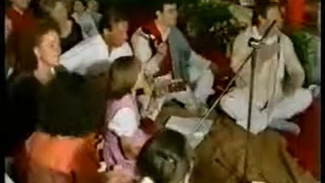 1986 0518 evening program shri devi puja dourdan france 640x480 1