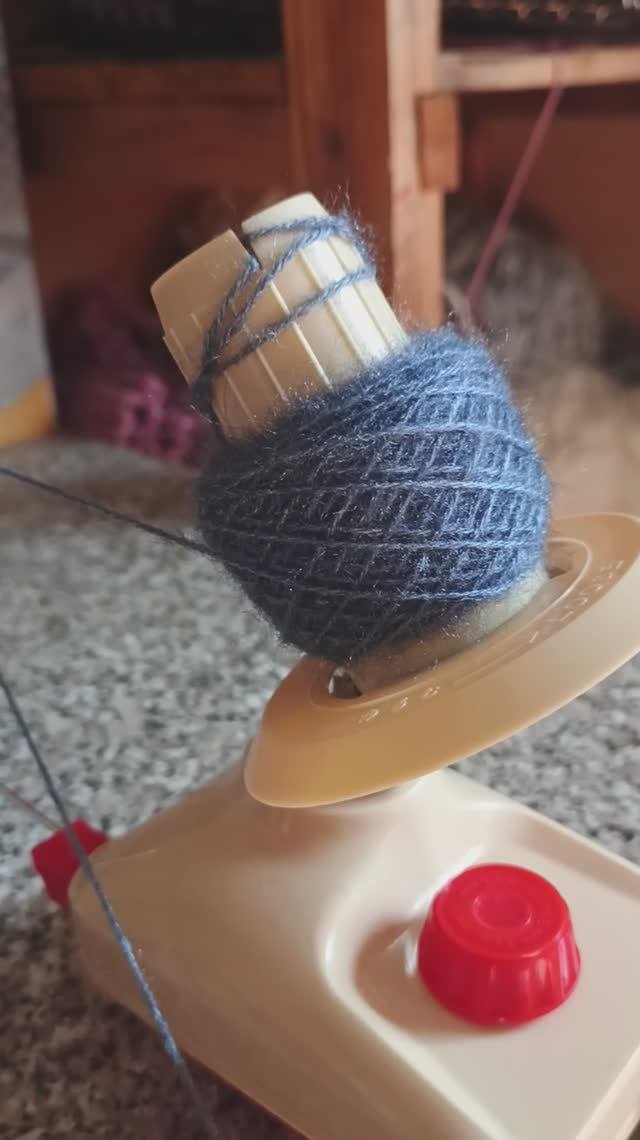 купила моталку  для пряжи 🧶