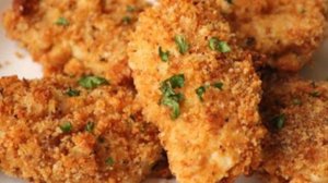 Как приготовить куриное филе в сырной панировке. Это очень вкусно.