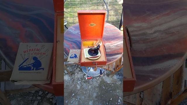 Детский патефон Орфей и детская песенка Что нам Осень принесёт