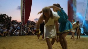 Красивый римский танец в Крепости Гонио. Римский фестиваль