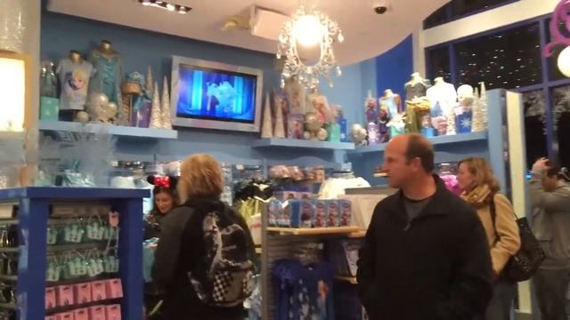 Disneyland trip 2015 # shopping at Alsa & Anna Shop смотреть онлайн