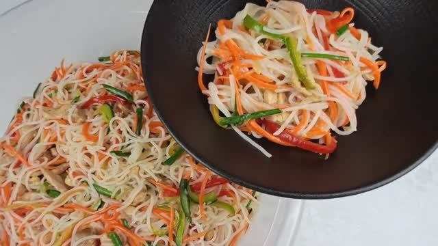 ФУНЧОЗА С КУРИЦЕЙ И ОВОЩАМИ Салат ФУНЧОЗА - Вкусный и сытный ужин для всей семьи