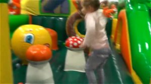 София веселится на батуте 😄👍😍😃 #прыжкинабатуте