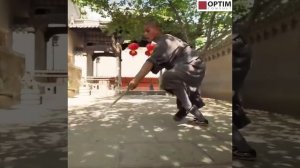 Это Шаолиньские монахи! Кажется, показуха, но нет, парни сильные, лично видел! #китай #шаолинь