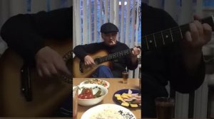 Бабайку в лужу уронили