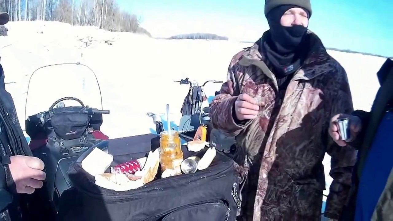 Март, щуки, снегоходы, хорошая компания