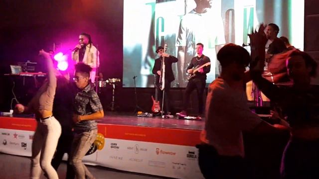 ГРАНДЕ ФИЕСТА г.Москва BUMBATA танцуют все!!! смотреть онлайн