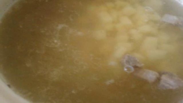 Борщ зелёный со щавелем и свининой