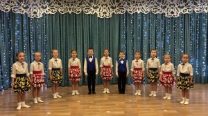 Коллектив "Весёлые ребята" (5-6 лет)
Песня "Развесёлая зима" сл. и муз. Л.В. Некрасовой